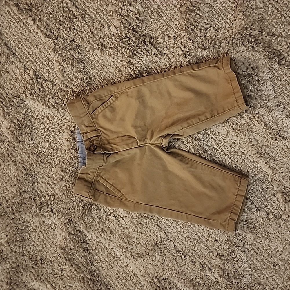 6 mo Carter's khaki pants.  Like new!
